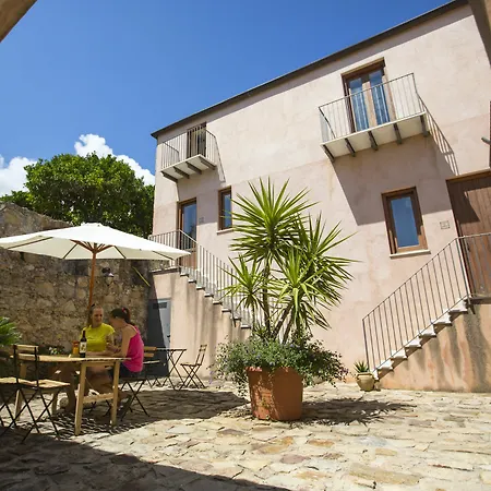 Palamara 1868 Guest house Sant'Ambrogio (Sicily)